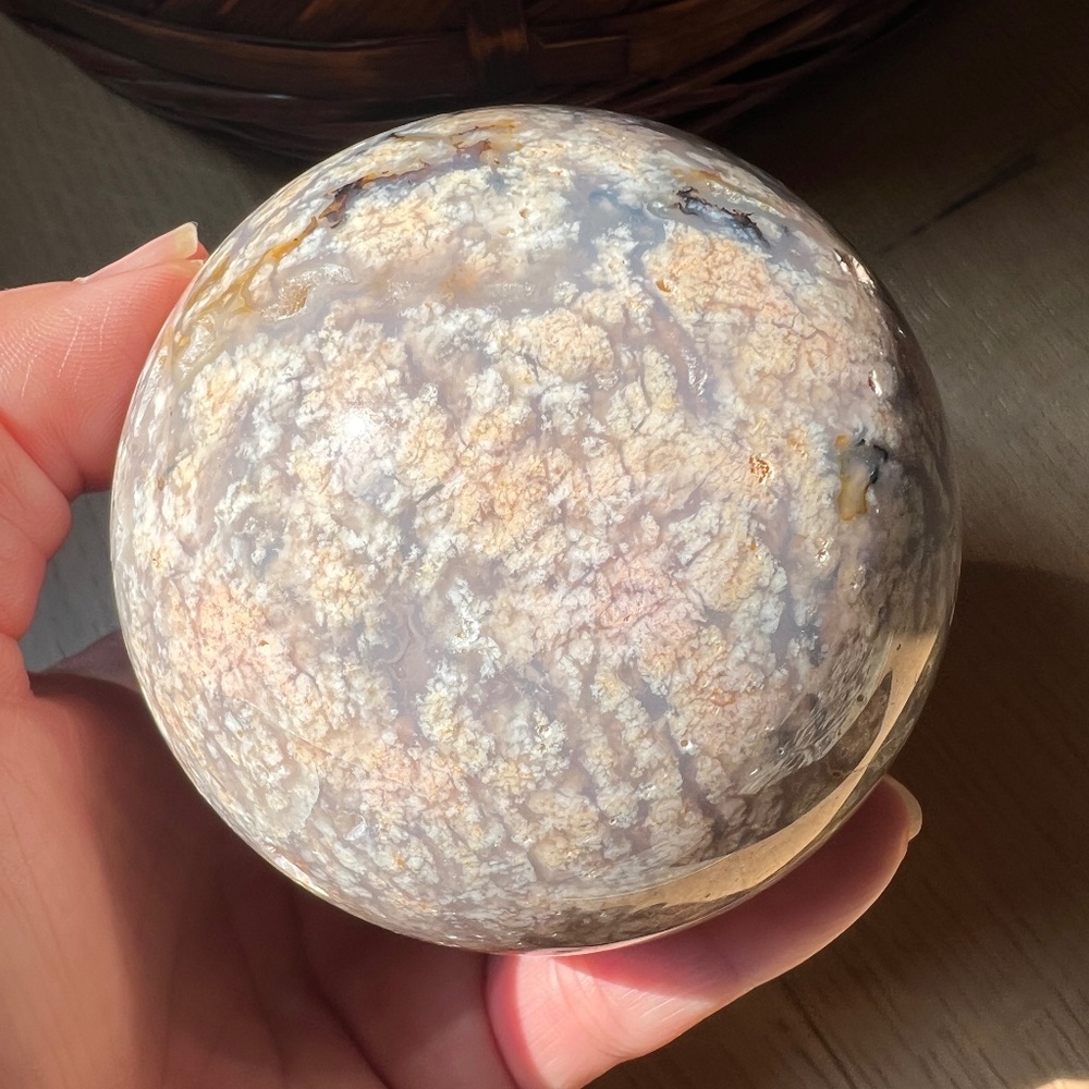 Fish roe (a) agate sphere | crystal